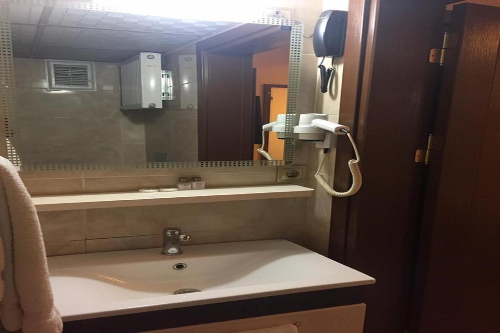 Mesnevi Hotel Konya Zimmer foto